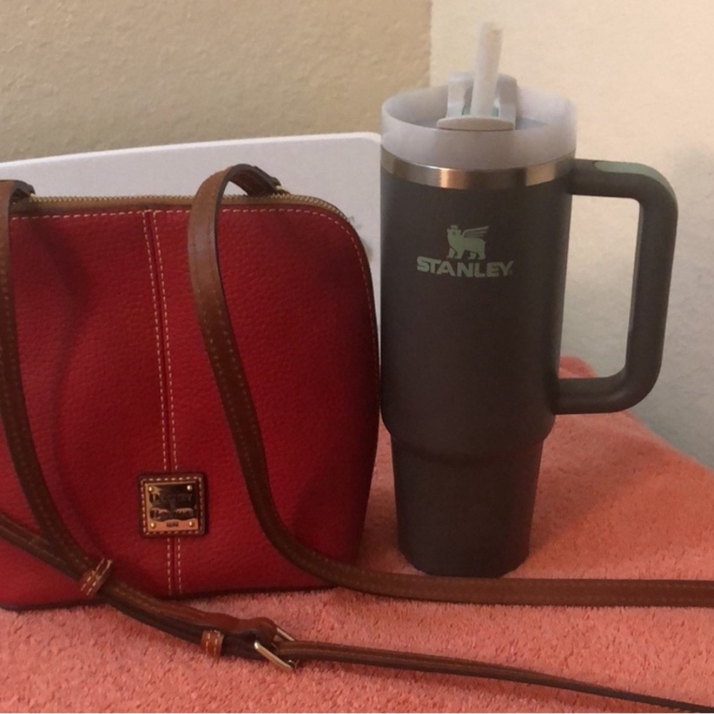 Dooney & Bourke. 🍒Cherry Red leather bag classic